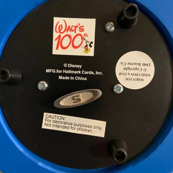 Disney vintage collectible snow globe - Picture 3 of 3